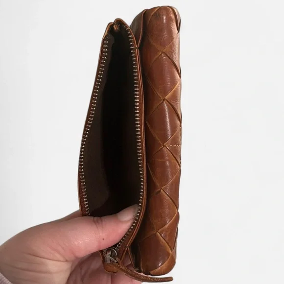 Vilenca Holland Genuine Soft Leather Cognac Basket Weave Vertical Bifold Wallet - Picture 5 of 7